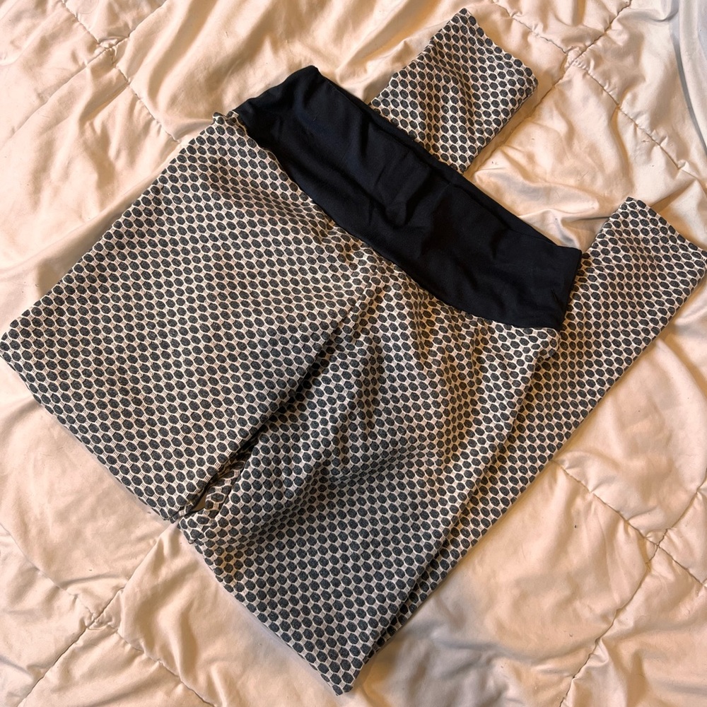 Booty scrunch workout leggings size medium